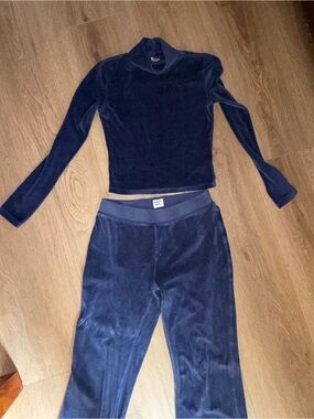 Aritzia Velour Two-Piece Set in Deep Navy XS top and S pants